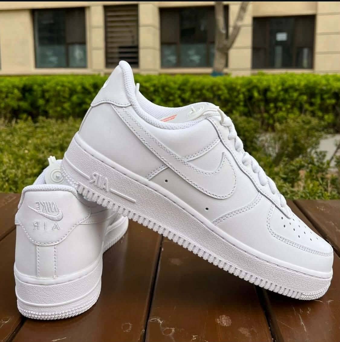 AIR FORCE 1 WHITE 