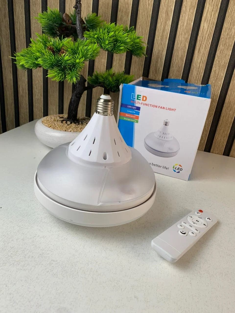 Ventilateur de plafond rétractable avec lumière réglable et télécommande 5
