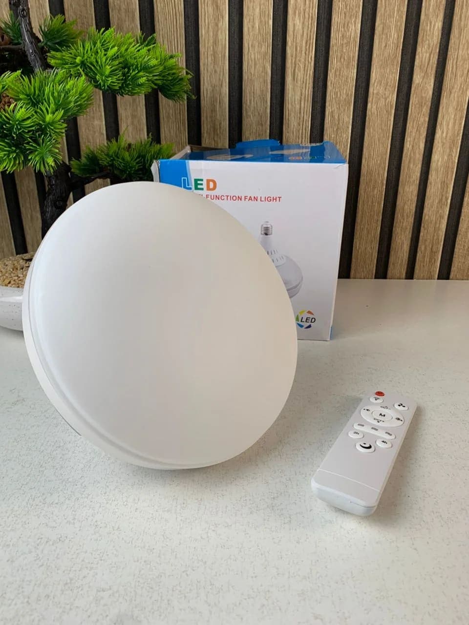 Ventilateur de plafond rétractable avec lumière réglable et télécommande 6