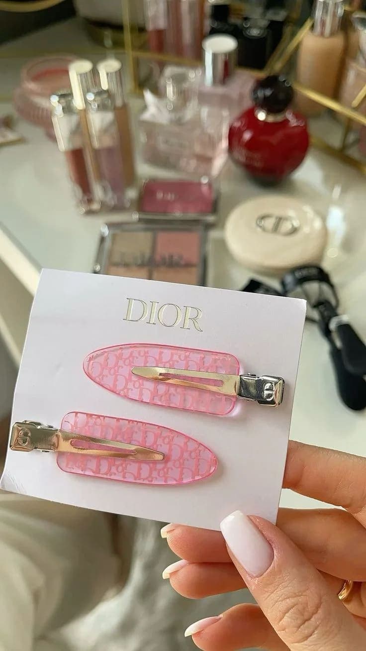 Pink hair clips dior 5