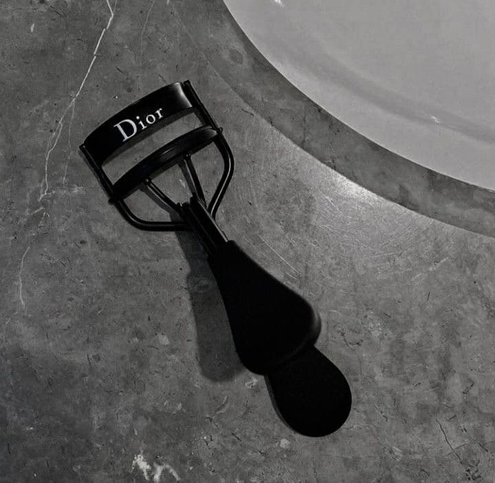 Dior eyelash Curler recourbe cils élégante  3