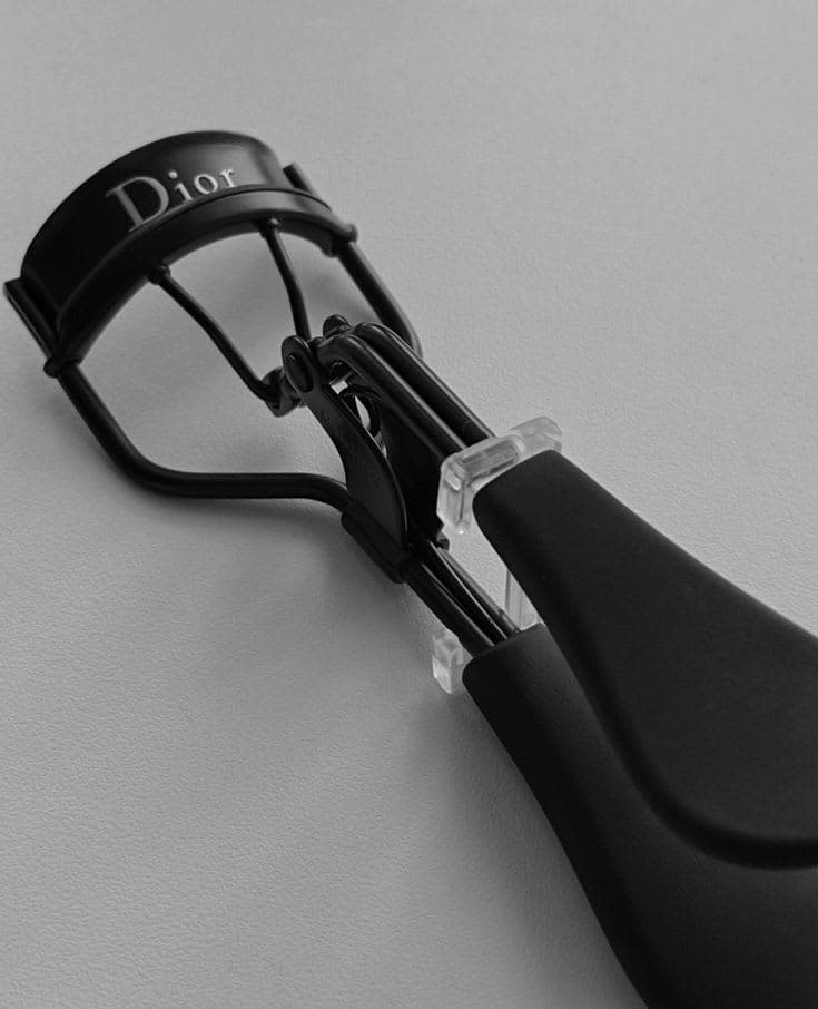 Dior eyelash Curler recourbe cils élégante  4