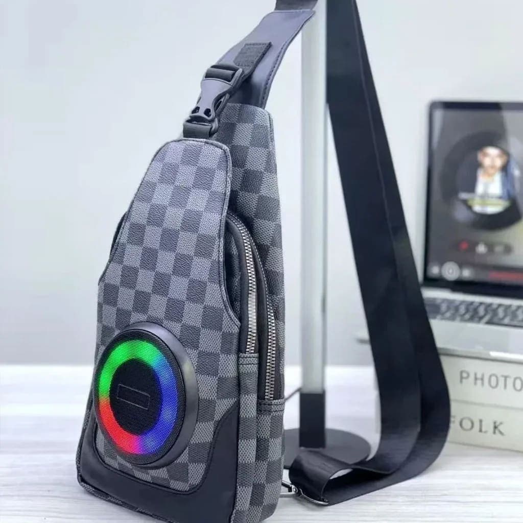 Sac à Bandoulière avec Haut Parleur Bluetooth Rechargeable RGB CH-M818 – حقيبة رجالية مع مكبر صوت بل 5