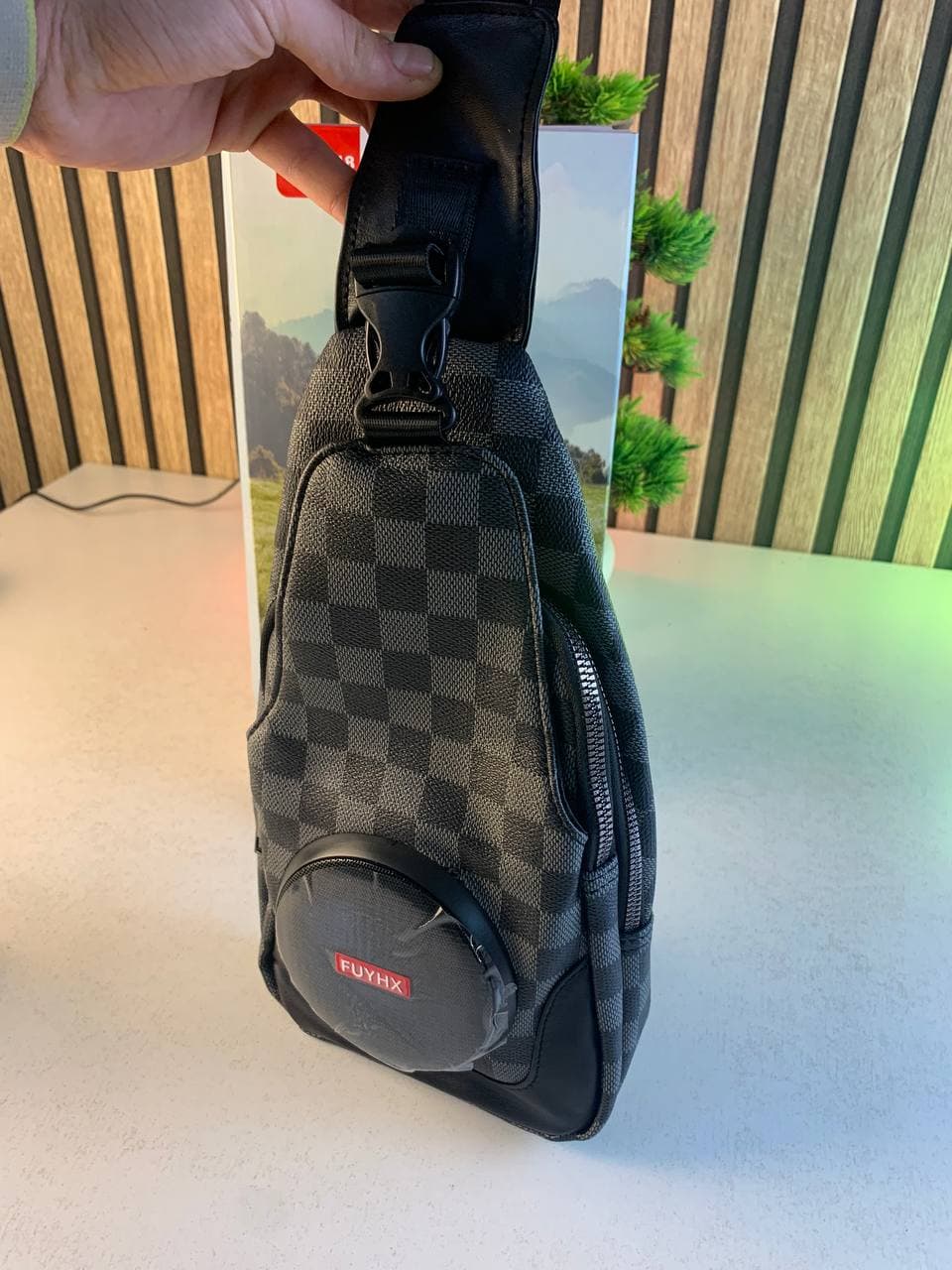 Sac à Bandoulière avec Haut Parleur Bluetooth Rechargeable RGB CH-M818 – حقيبة رجالية مع مكبر صوت بل 3