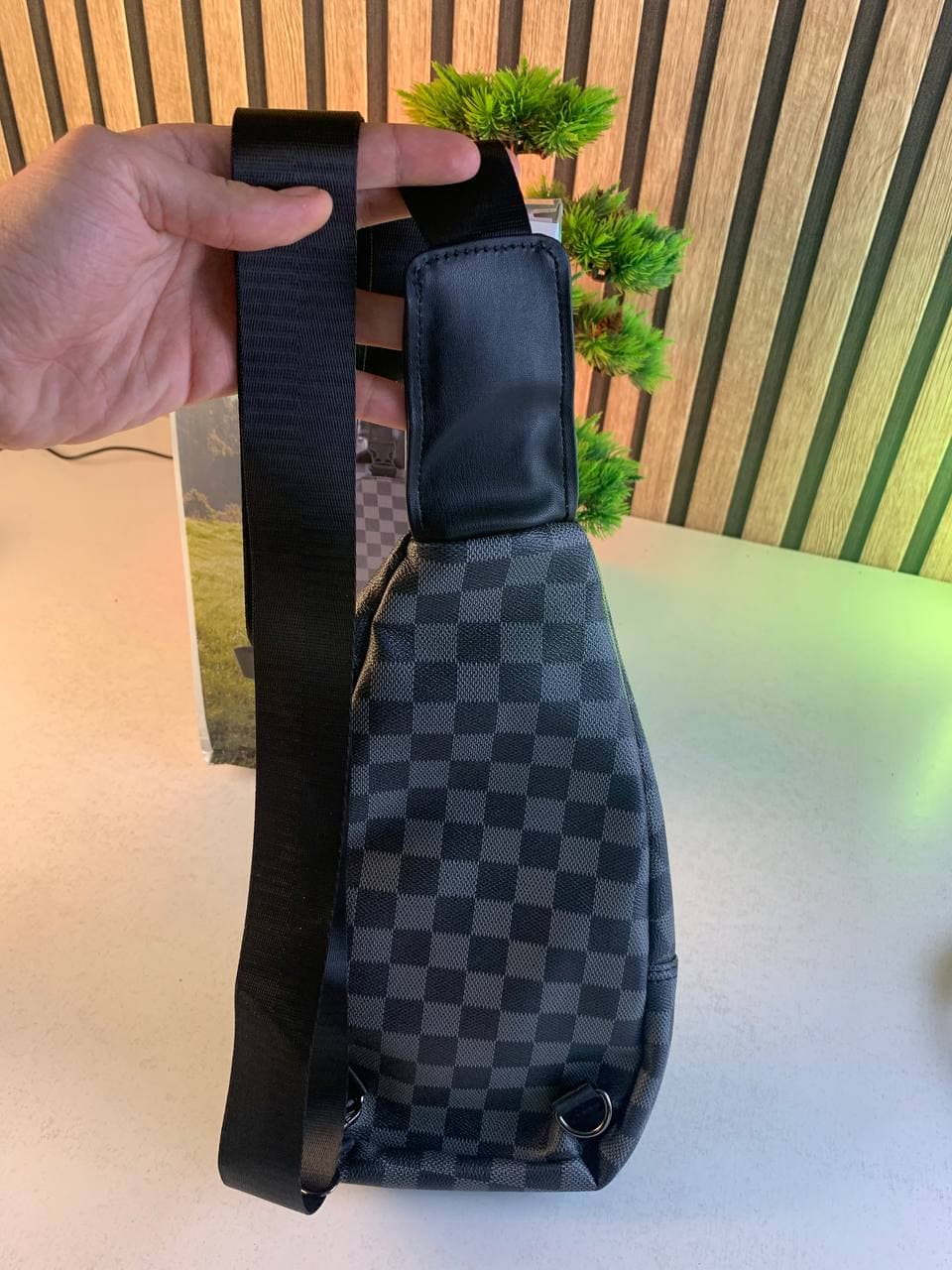 Sac à Bandoulière avec Haut Parleur Bluetooth Rechargeable RGB CH-M818 – حقيبة رجالية مع مكبر صوت بل 4