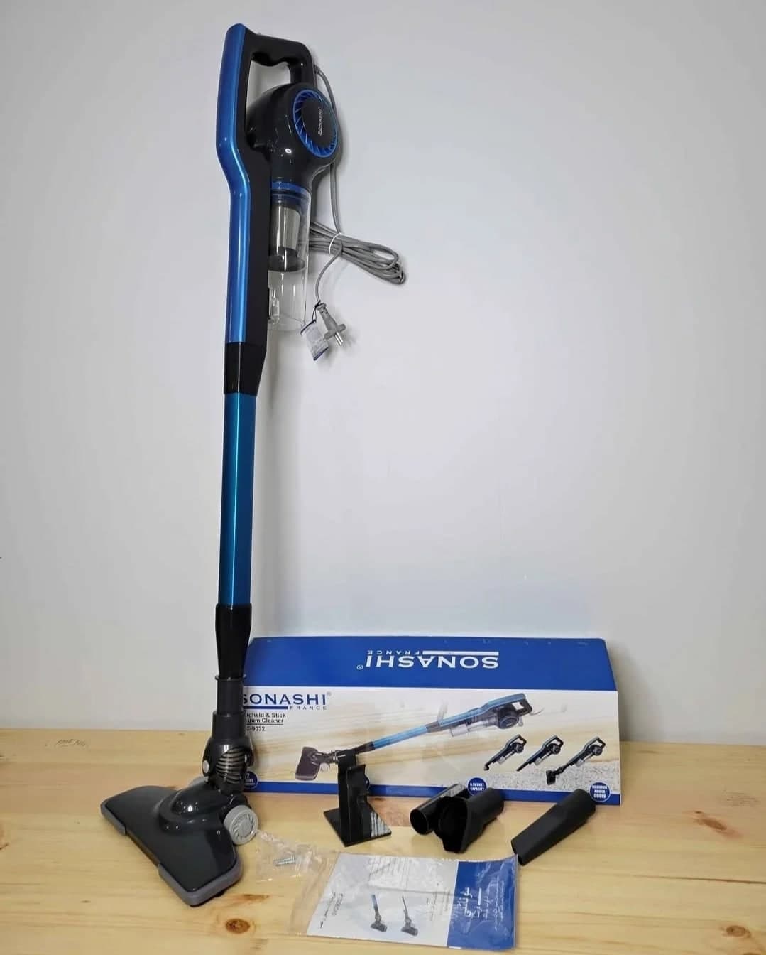 Sonashi Aspirateur balai à main 0,9 L 600 W SVC-9032 Bleu
