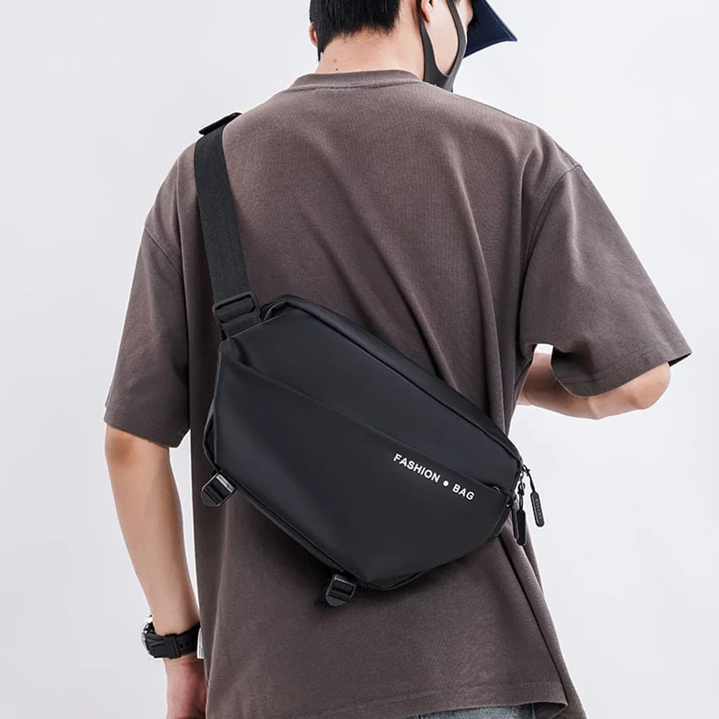 Sac de Poitrine Fashion Bag pour hommes avec bandoulière LX066 – حقيبة أغراض رجالية 3
