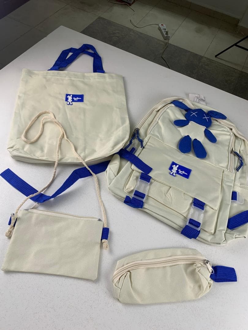 Ensemble de sacs d’école Kawai pour adolescents 4Pcs Lapin X Blanc – محفظة 4 قطع كاواي أبيض  4