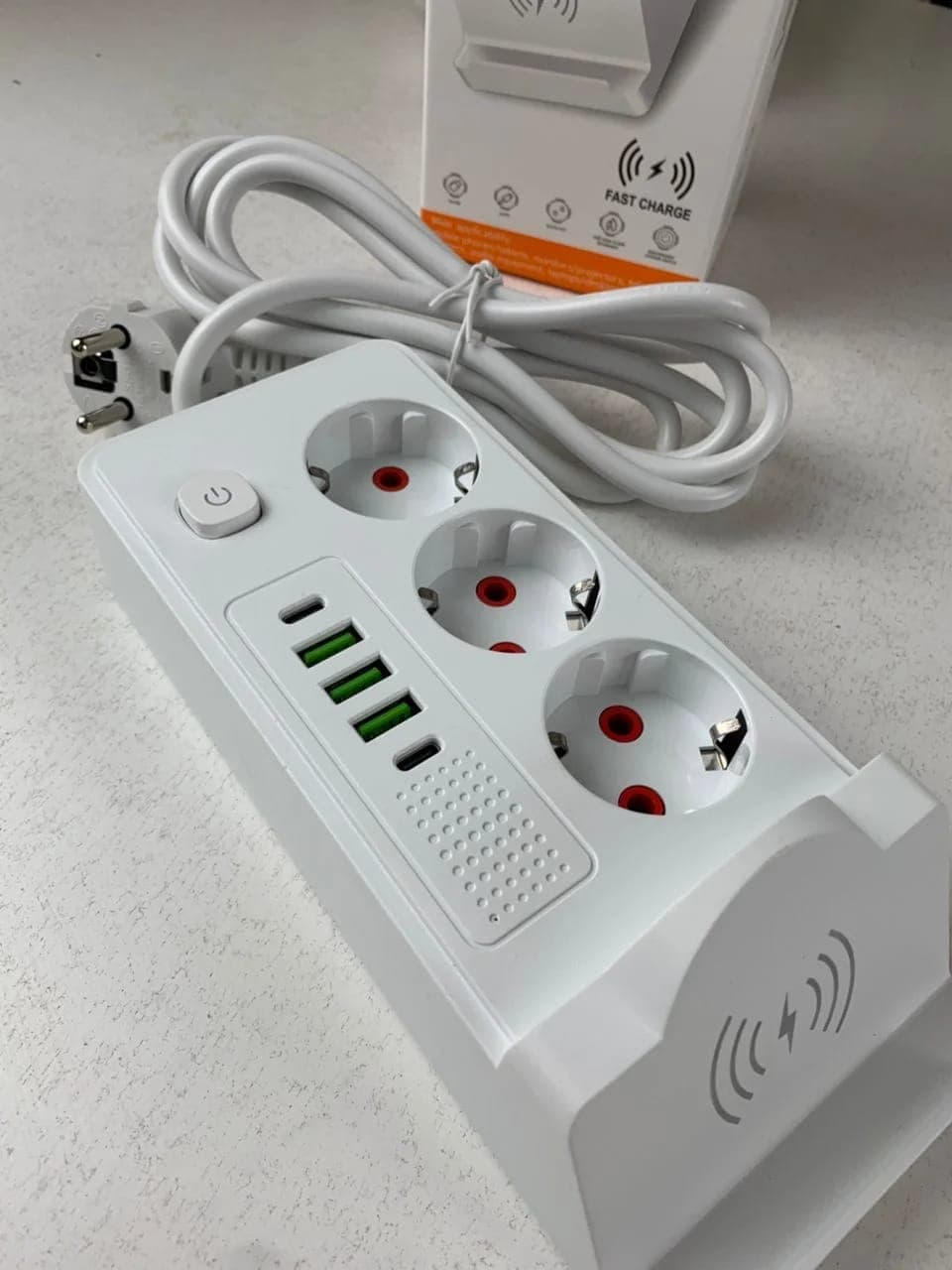 Multiprise 3 SOCKET 2500W avec USB, Type-C et chargement sans fil – مقبس طاقة وشاحن لاسلكي 4