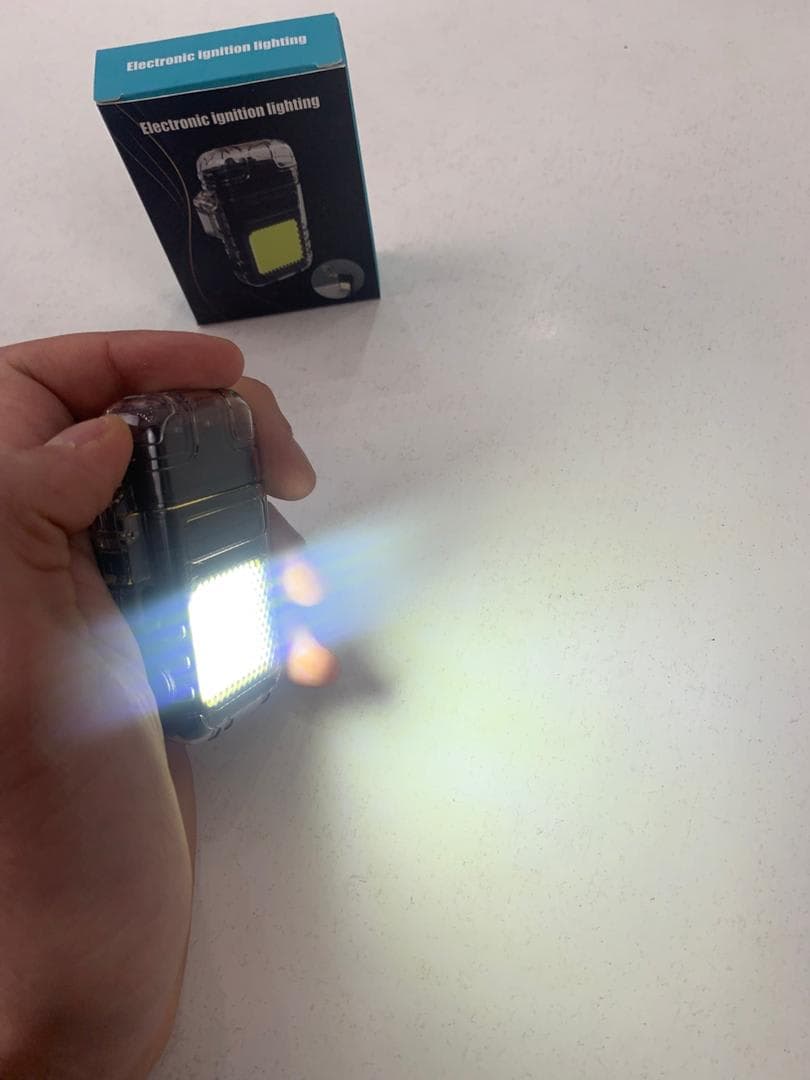 Bri-quet et Lampe Torche LED Portable – مصباح محمول مع ولا-عة 3