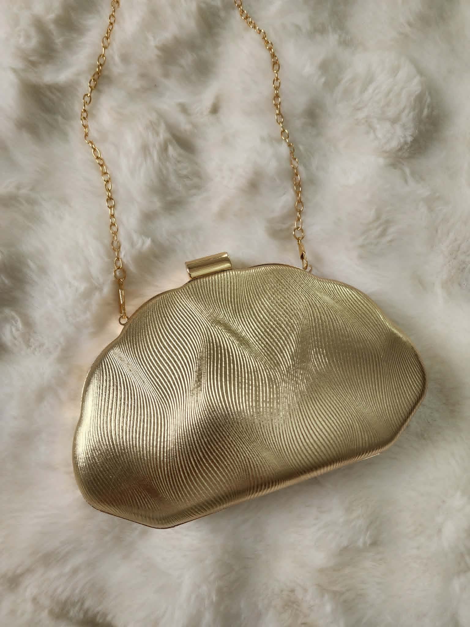Pochette dorée