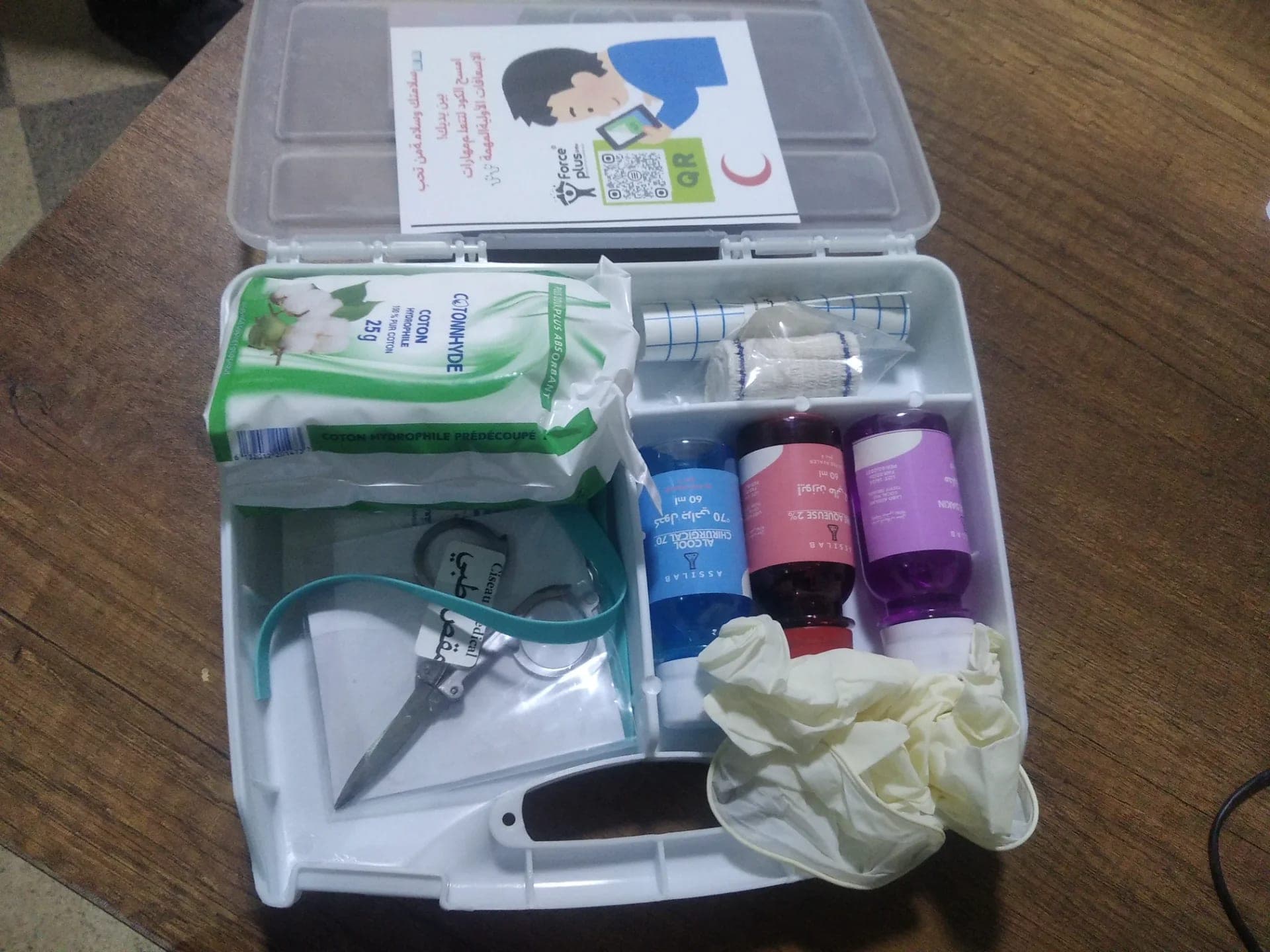 Extincteur 2k + boite à pharmacie