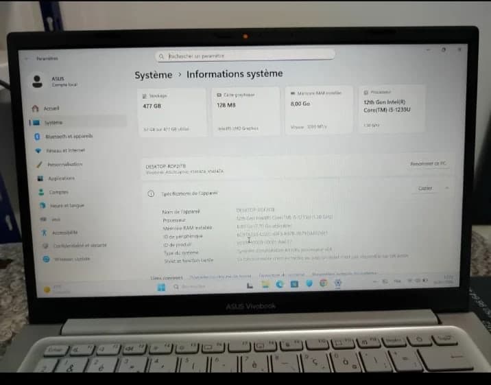 ASUS Vivobook X1404Z – i5-1235U / 8 Go DDR4 / 512 Go SSD NVMe / 14″ FHD متوفر قطعة واحدة Sans emballage Très bon état Caractéristiques : • Écran : 14″ FHD (1920×1080), IPS — dalle standard, non-tactile • Processeur : Intel Core i5-1235U (12ᵉ génération) • Carte graphique : Intel Iris Xe Graphics intégrée • RAM : 08 Go DDR4 3200 MHz • Stockage : 512 Go SSD NVMe • Système : Windows 11 • Clavier : AZERTY • Couleur / Châssis : typique Vivobook, argent • Modèle : ASUS Vivobook X1404Z
