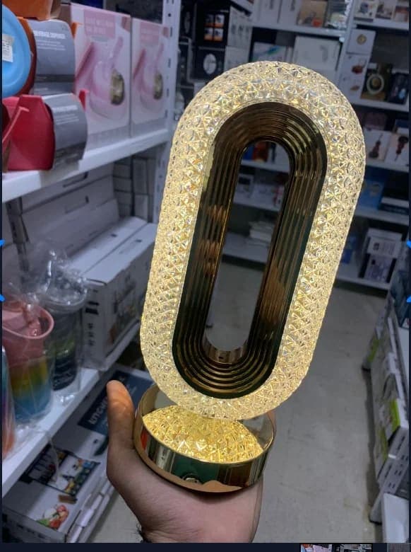 مصباح مكتبي أنيق ومريح للعين ✨