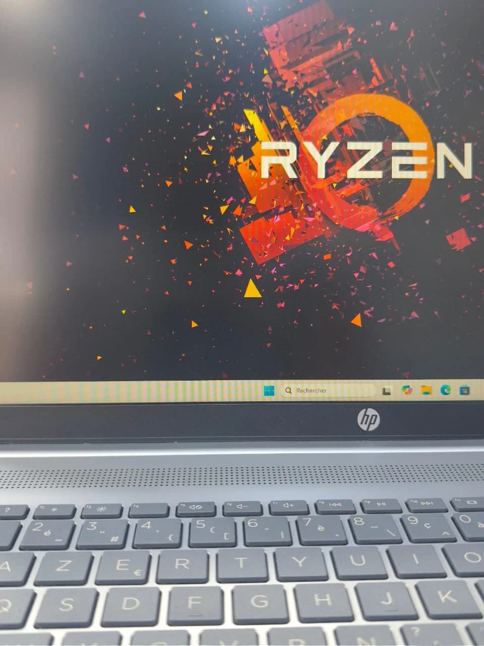 PC Portable HP 17" Ryzen 5 7520U / 16GB RAM / 512GB SSD Ecran 17