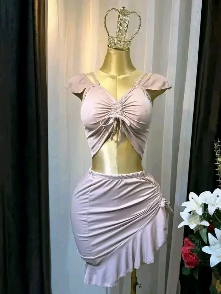 طقم نسائي فاخر وعصري