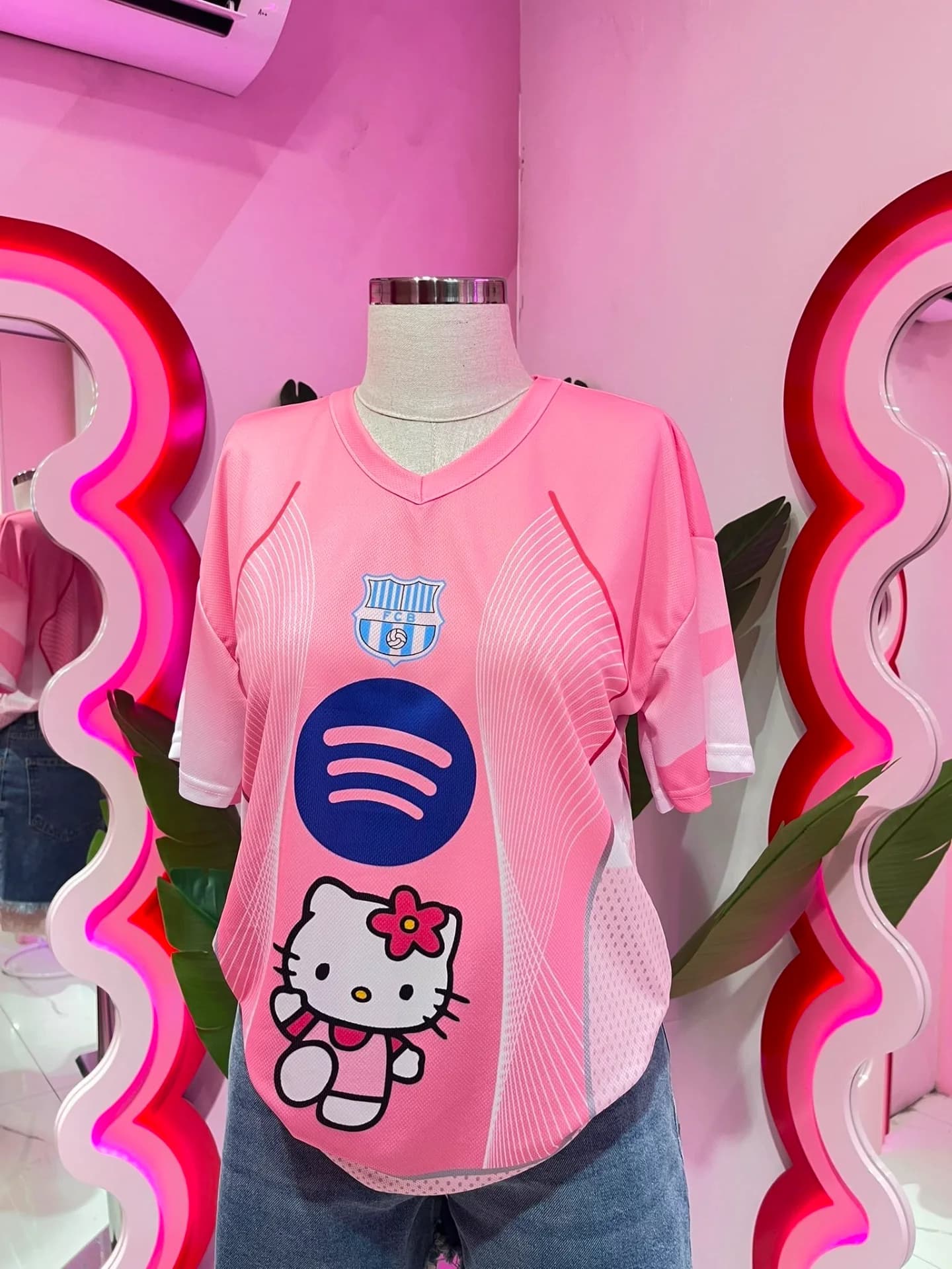 hello kitty barca tee