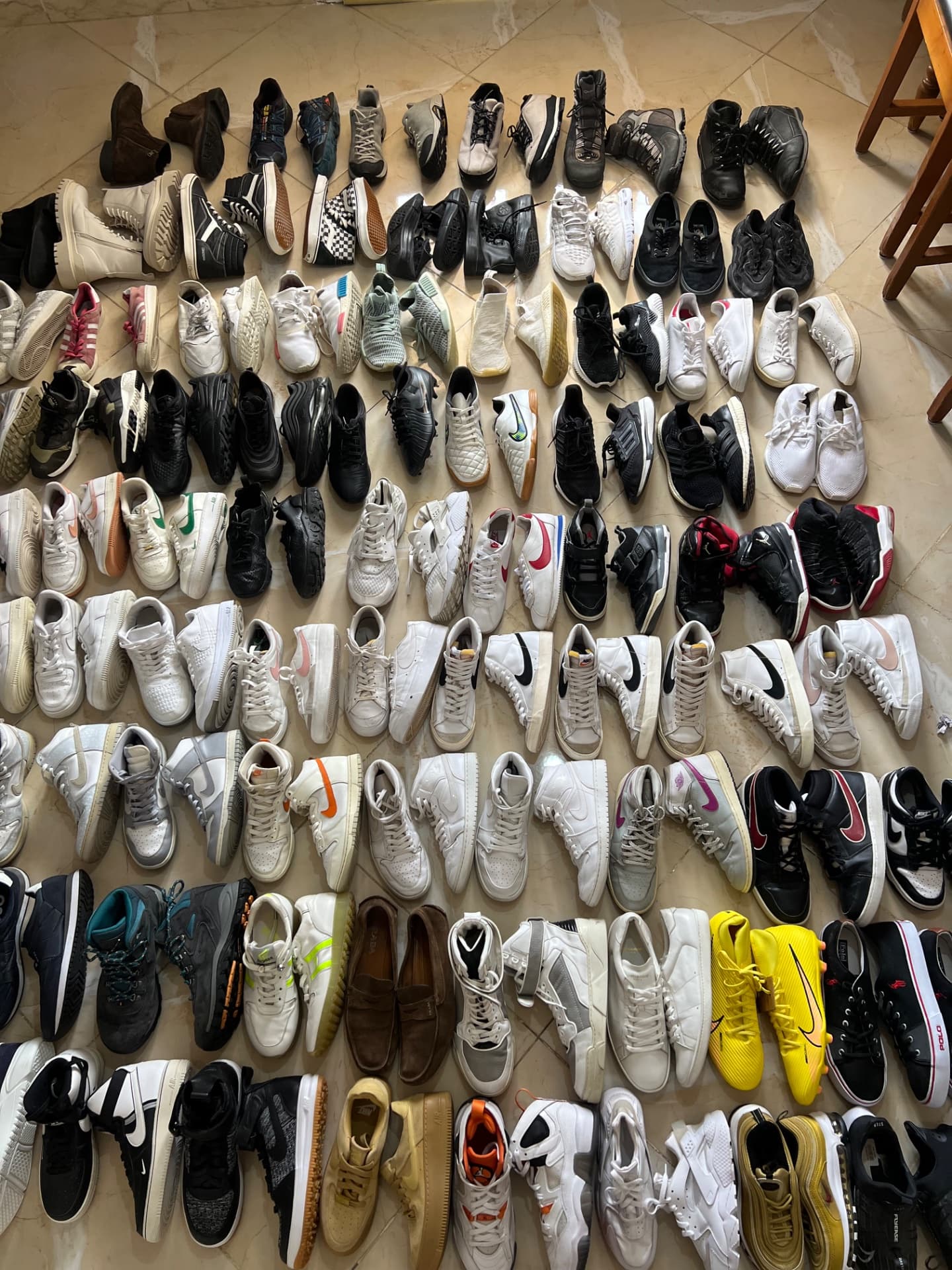 Drop of used shoes
