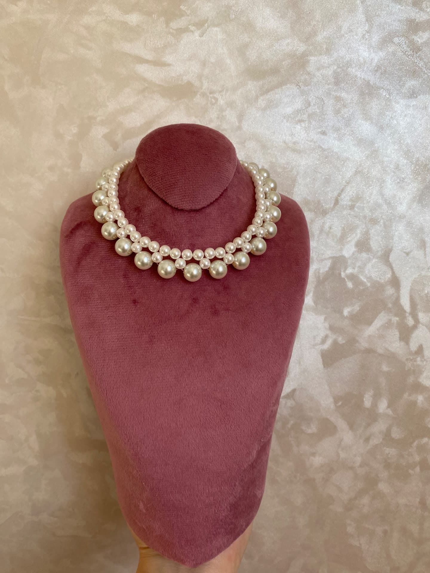 Collier en perles blanches