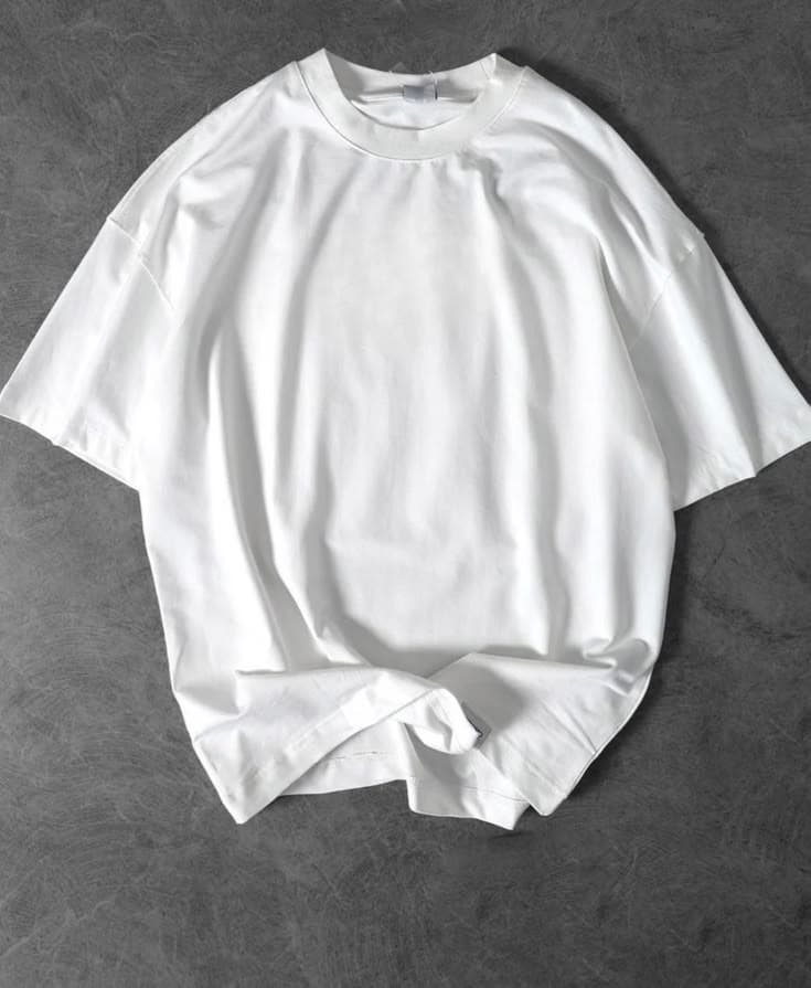 Basic white tshirt oversized