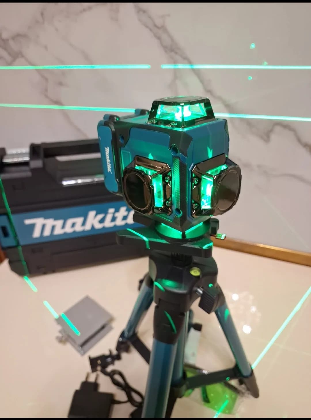 Niveau laser MAKITA 4D 16lighnes