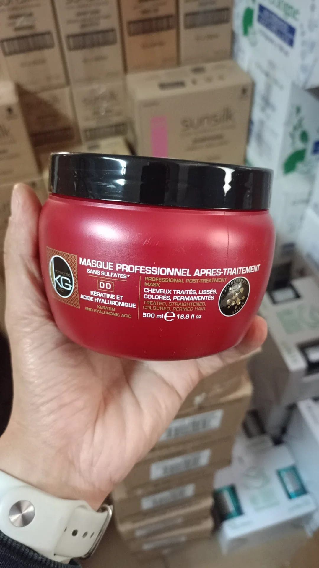 MASQUE PROFESSIONNEL APRES-TR SANS SULFATES* DD KÉRATINE ET ACIDE HYALURONIQUE AND HYALURONIC ACID KERATIN PROFESSIONAL POST-TREATMENT MASK CHEVEUX TRAITÉS, LISSÉS, COLORÉS, PERMANENTÉS TREATED, STRAIGHTENED. COLOURED PERMED HAIR 500 ml 16.9 fl oz TEMENT