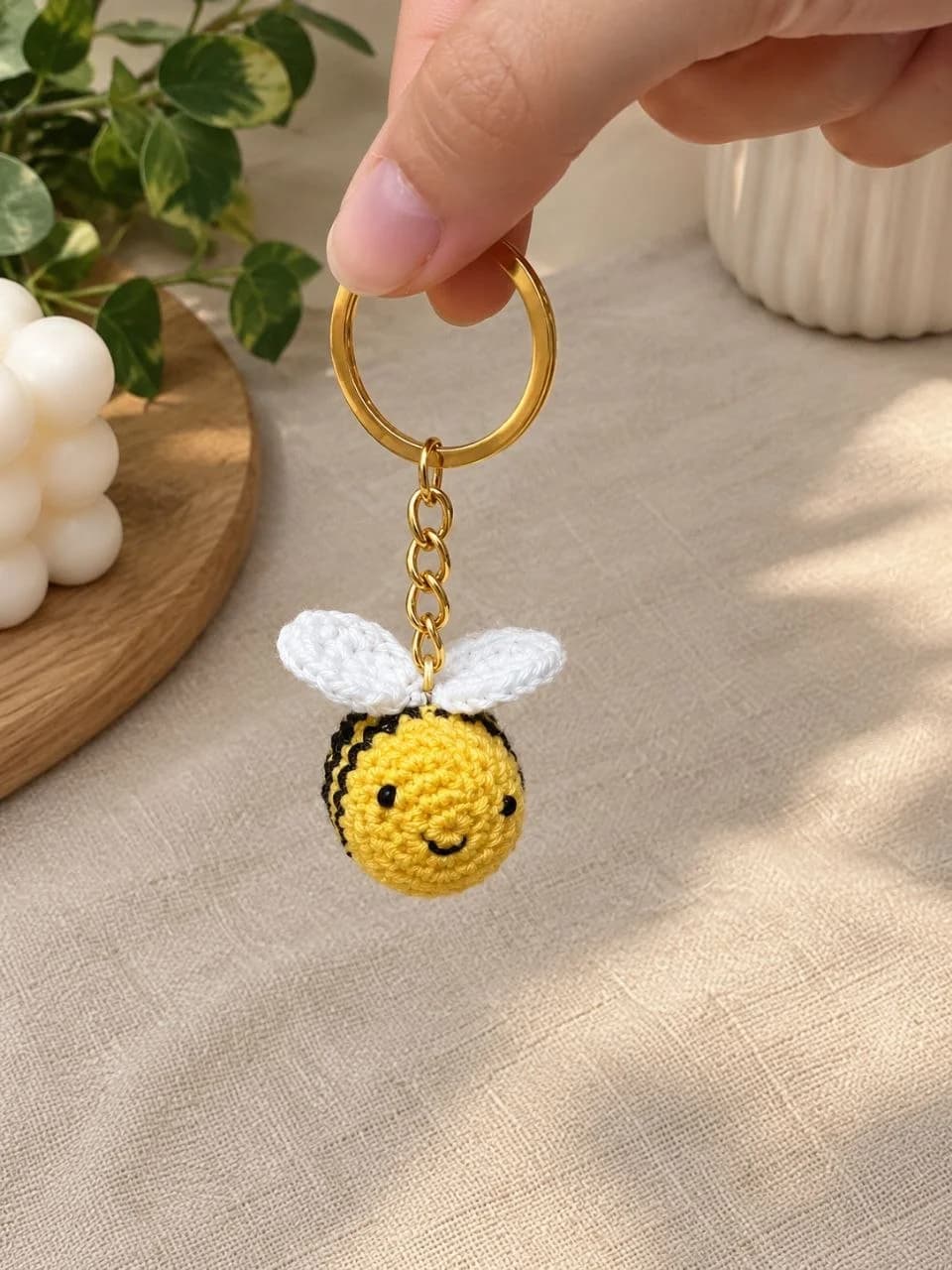 Bumble bee key chain