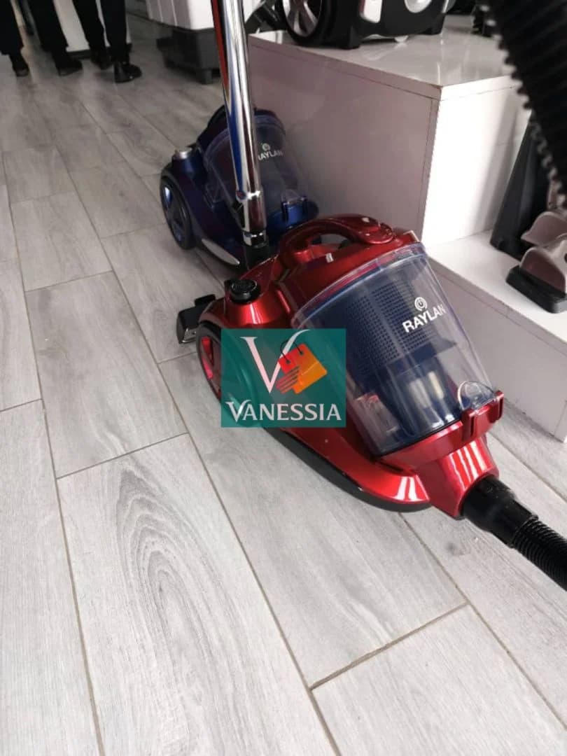 Aspirateur 1600W Marque Raylan Couleur Rouge