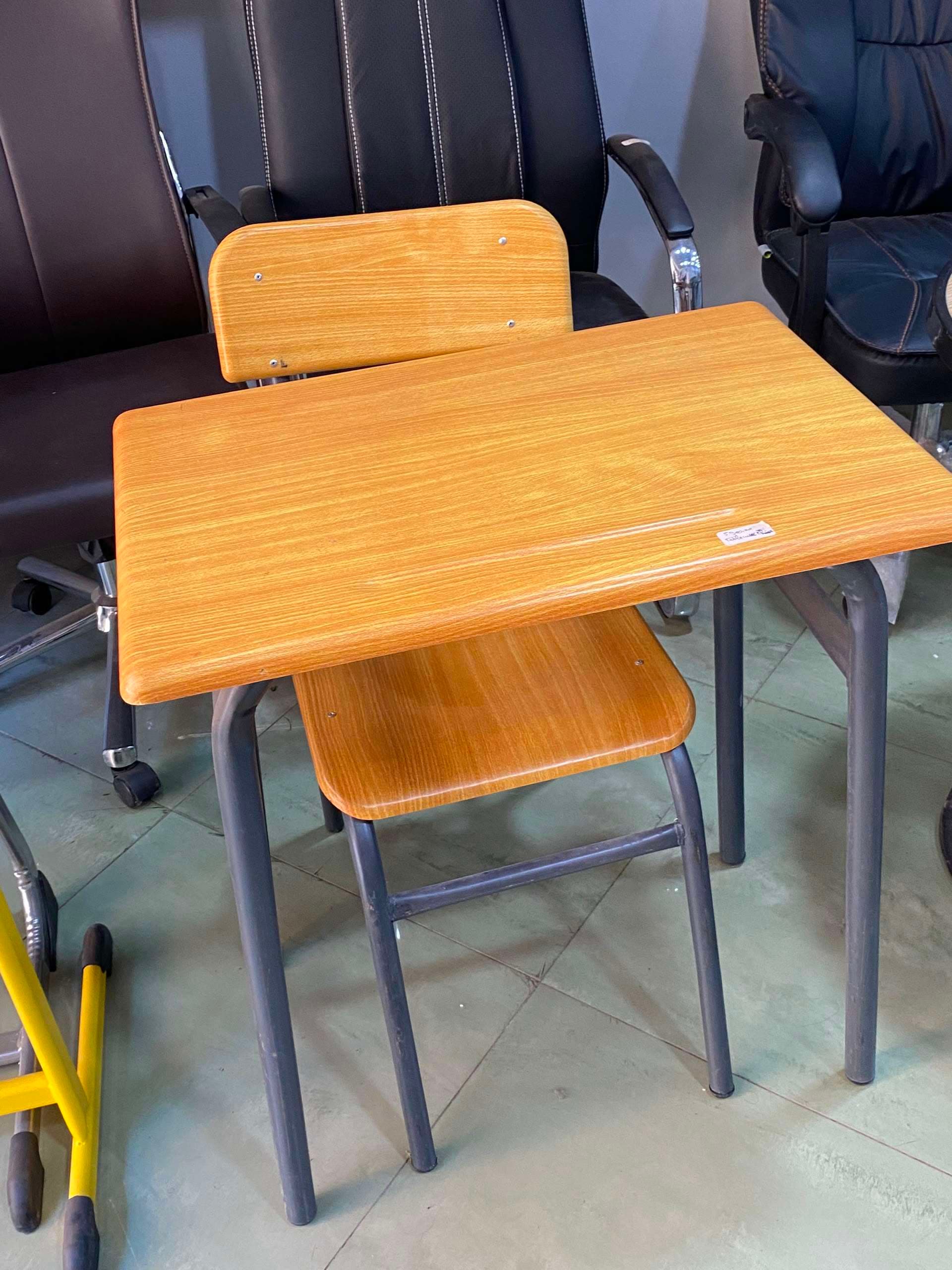 طاولة مدرسية مع كرسي فردي Ensemble table et chaise scolaire individuelle